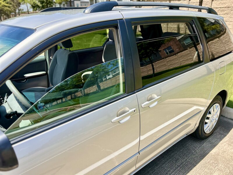 2004 Toyota TOYOTA SIENNA LE 1 OWNER 8-PASSENGER CLEAN YOUTUBE VIDEO   - Photo 66 - Stafford, TX 77477