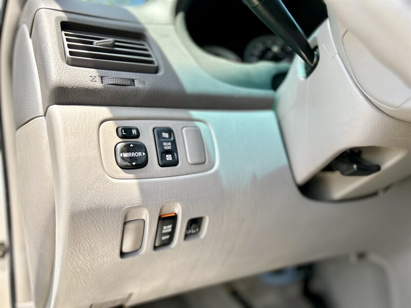 2004 Toyota TOYOTA SIENNA LE 1 OWNER 8-PASSENGER CLEAN YOUTUBE VIDEO   - Photo 45 - Stafford, TX 77477