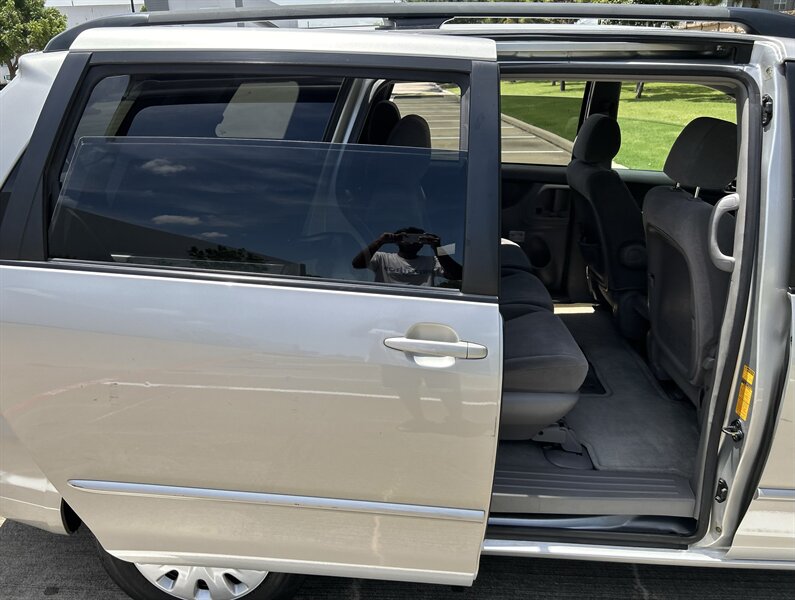 2004 Toyota TOYOTA SIENNA LE 1 OWNER 8-PASSENGER CLEAN YOUTUBE VIDEO   - Photo 60 - Stafford, TX 77477