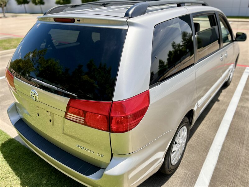 2004 Toyota TOYOTA SIENNA LE 1 OWNER 8-PASSENGER CLEAN YOUTUBE VIDEO   - Photo 28 - Stafford, TX 77477