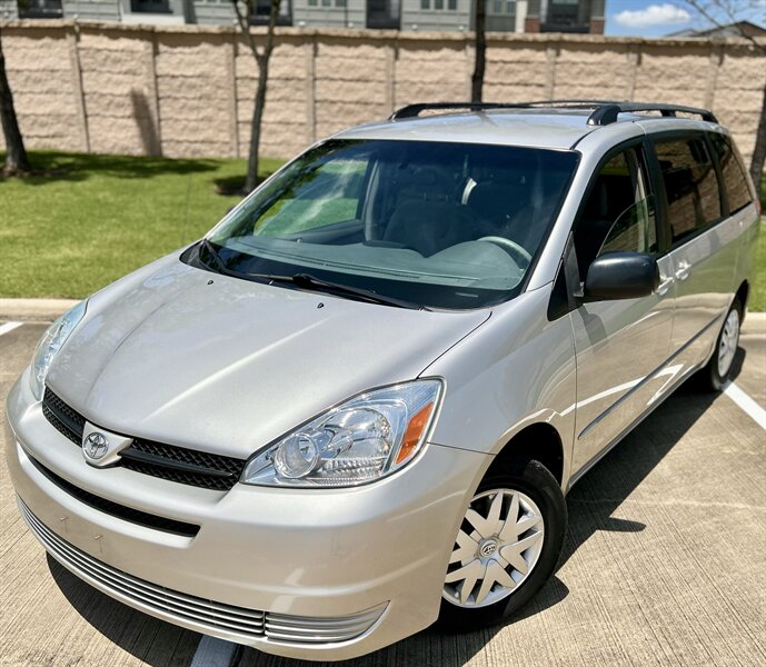 2004 Toyota TOYOTA SIENNA LE 1 OWNER 8-PASSENGER CLEAN YOUTUBE VIDEO   - Photo 2 - Stafford, TX 77477