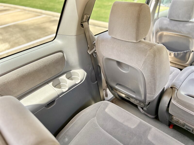 2004 Toyota TOYOTA SIENNA LE 1 OWNER 8-PASSENGER CLEAN YOUTUBE VIDEO   - Photo 48 - Stafford, TX 77477