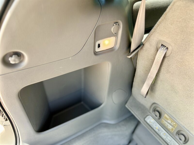 2004 Toyota TOYOTA SIENNA LE 1 OWNER 8-PASSENGER CLEAN YOUTUBE VIDEO   - Photo 64 - Stafford, TX 77477