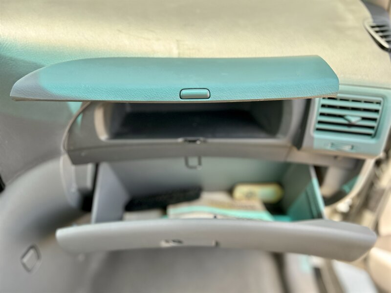 2004 Toyota TOYOTA SIENNA LE 1 OWNER 8-PASSENGER CLEAN YOUTUBE VIDEO   - Photo 78 - Stafford, TX 77477