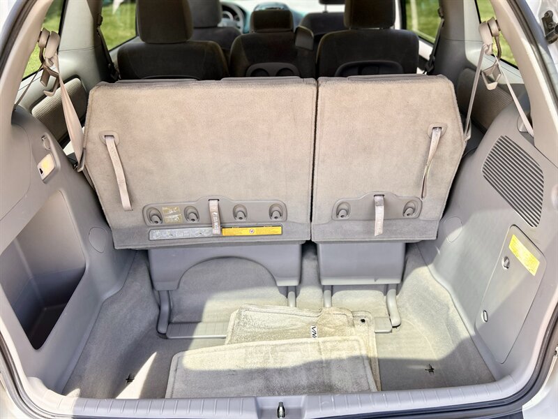 2004 Toyota TOYOTA SIENNA LE 1 OWNER 8-PASSENGER CLEAN YOUTUBE VIDEO   - Photo 58 - Stafford, TX 77477