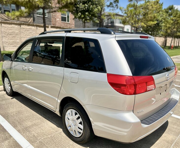 2004 Toyota TOYOTA SIENNA LE 1 OWNER 8-PASSENGER CLEAN YOUTUBE VIDEO   - Photo 19 - Stafford, TX 77477