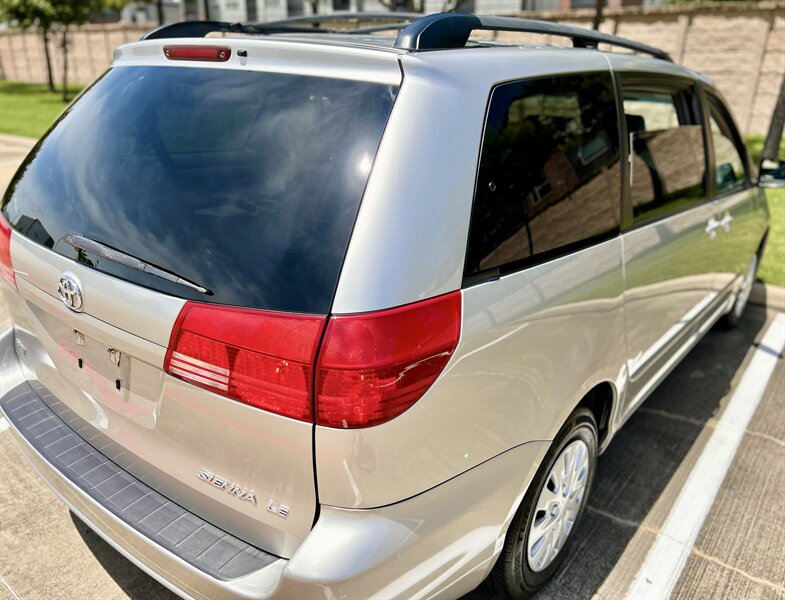 2004 Toyota TOYOTA SIENNA LE 1 OWNER 8-PASSENGER CLEAN YOUTUBE VIDEO   - Photo 25 - Stafford, TX 77477