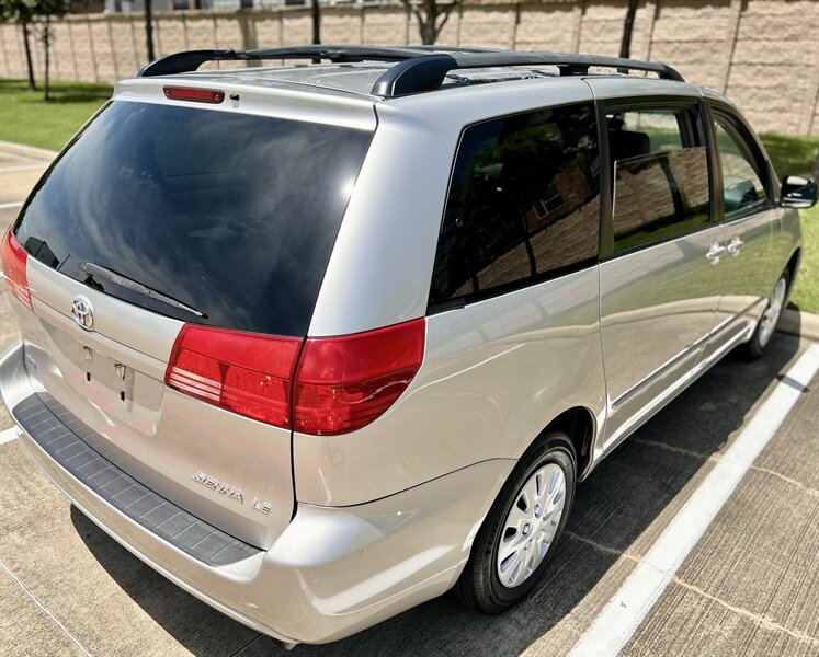 2004 Toyota TOYOTA SIENNA LE 1 OWNER 8-PASSENGER CLEAN YOUTUBE VIDEO   - Photo 26 - Stafford, TX 77477