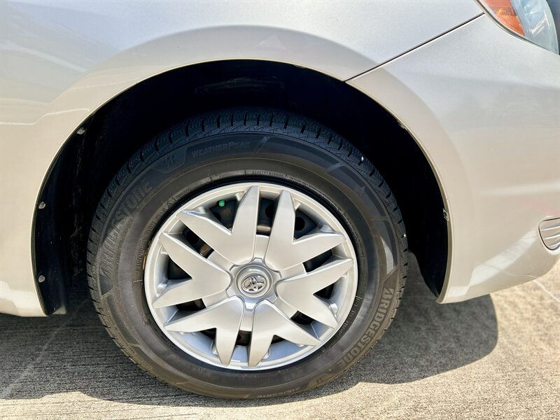2004 Toyota TOYOTA SIENNA LE 1 OWNER 8-PASSENGER CLEAN YOUTUBE VIDEO   - Photo 88 - Stafford, TX 77477