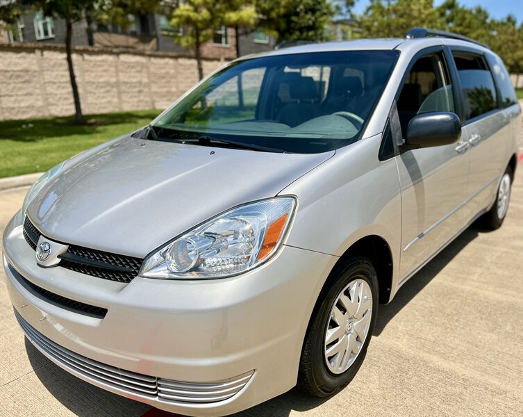 2004 Toyota TOYOTA SIENNA LE 1 OWNER 8-PASSENGER CLEAN YOUTUBE VIDEO   - Photo 4 - Stafford, TX 77477