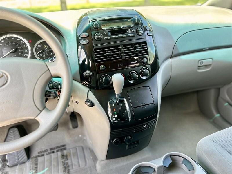2004 Toyota TOYOTA SIENNA LE 1 OWNER 8-PASSENGER CLEAN YOUTUBE VIDEO   - Photo 44 - Stafford, TX 77477