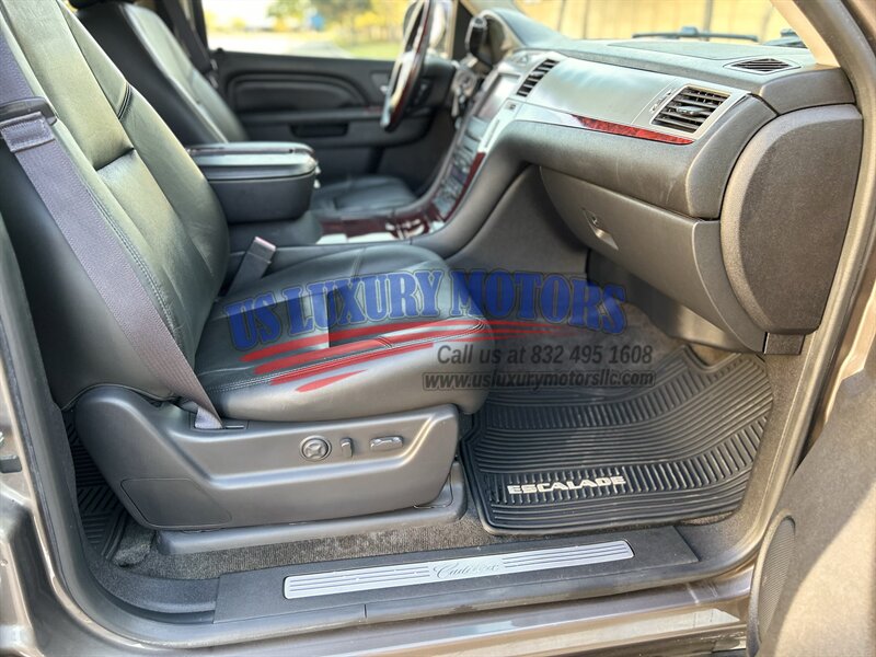 2013 Cadillac ESCALADE ESV LUXURY LOW MILES NAVIGATION R-CAMERA DVD 58K LOW MILES   - Photo 67 - Stafford, TX 77477