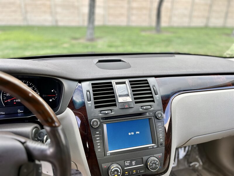 2009 Cadillac CADILLAC DTS PREMIUM LUXURY NAVIGATION SUNROOF YOUTUBE VIDEO   - Photo 51 - Stafford, TX 77477