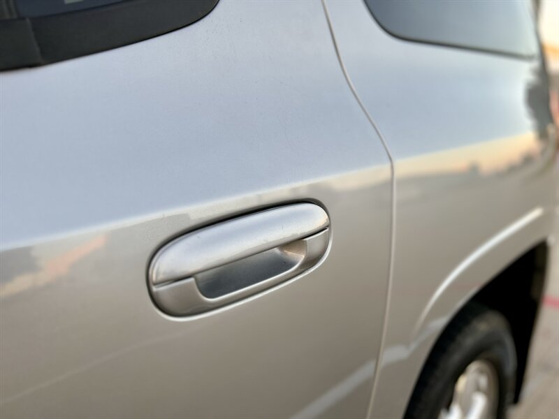 2004 GMC ENVOY XL 7 Passenger SLT 5.3L V8 AWD LEATHER 4X4 RARE YOUTUBE VIDEO   - Photo 37 - Stafford, TX 77477