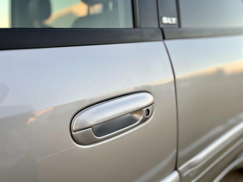 2004 GMC ENVOY XL 7 Passenger SLT 5.3L V8 AWD LEATHER 4X4 RARE YOUTUBE VIDEO   - Photo 35 - Stafford, TX 77477