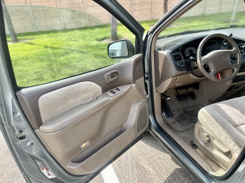 2000 Toyota Sienna CE 71K LOW MILES SUPER NICE YOUTUBE VIDEO   - Photo 40 - Stafford, TX 77477