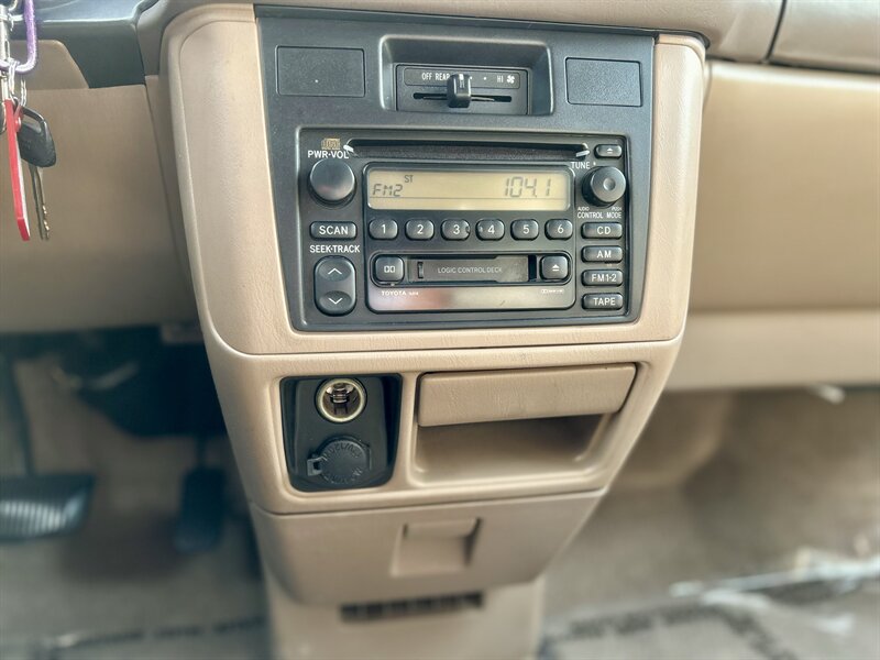 2000 Toyota Sienna CE 71K LOW MILES SUPER NICE YOUTUBE VIDEO   - Photo 65 - Stafford, TX 77477