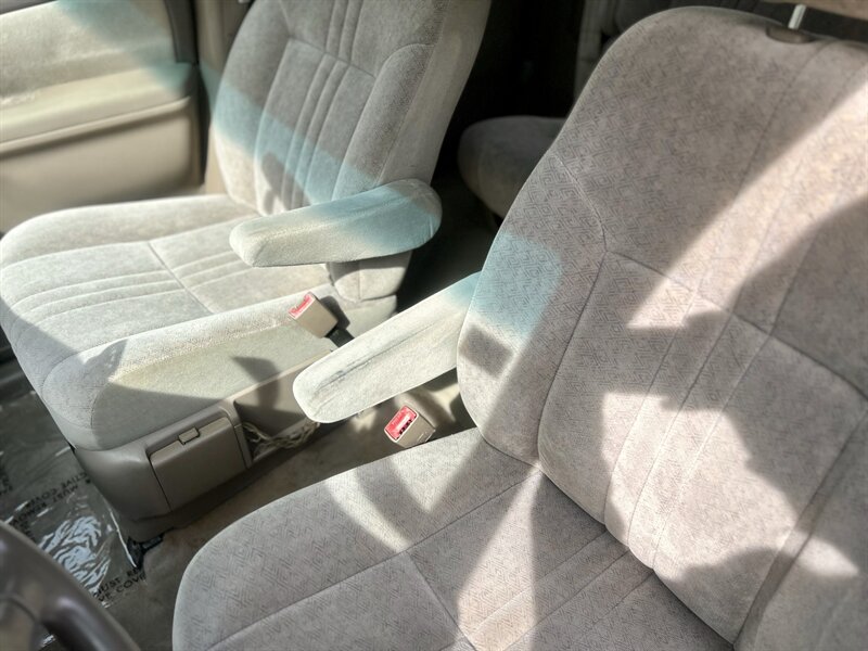 2000 Toyota Sienna CE 71K LOW MILES SUPER NICE YOUTUBE VIDEO   - Photo 42 - Stafford, TX 77477