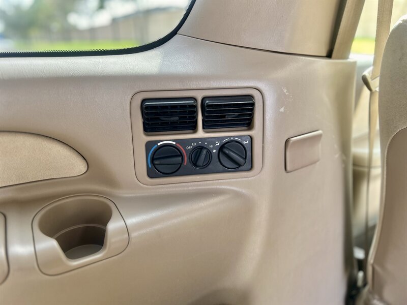 2000 Toyota Sienna CE 71K LOW MILES SUPER NICE YOUTUBE VIDEO   - Photo 71 - Stafford, TX 77477