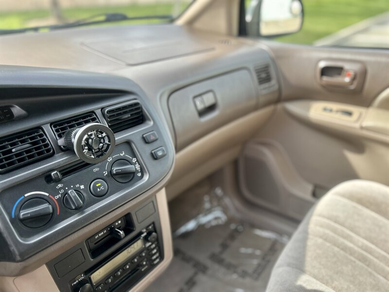 2000 Toyota Sienna CE 71K LOW MILES SUPER NICE YOUTUBE VIDEO   - Photo 48 - Stafford, TX 77477