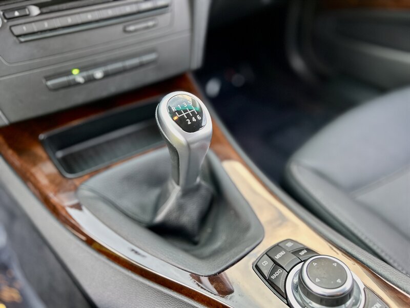 2011 BMW 328i   - Photo 5 - Stafford, TX 77477