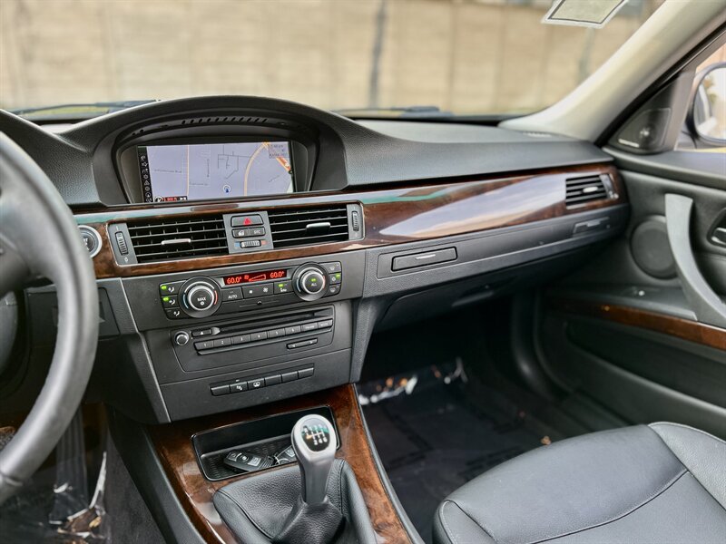 2011 BMW 328i   - Photo 18 - Stafford, TX 77477