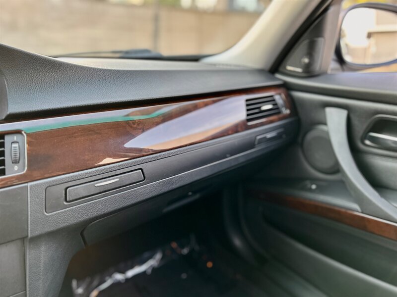 2011 BMW 328i   - Photo 8 - Stafford, TX 77477