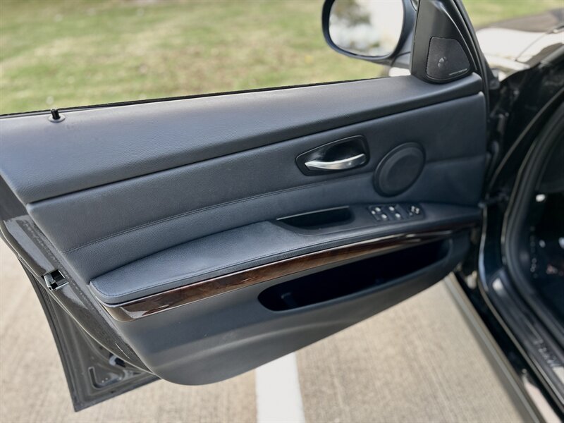 2011 BMW 328i   - Photo 2 - Stafford, TX 77477