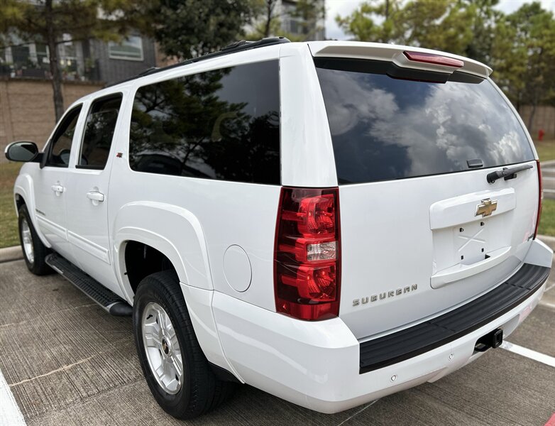 2010 Chevrolet CHEVROLET SUBURBAN LT Z-71 4X4 LEATHER DVD HTD COOL SEATS LOADED 4WD   - Photo 31 - Stafford, TX 77477