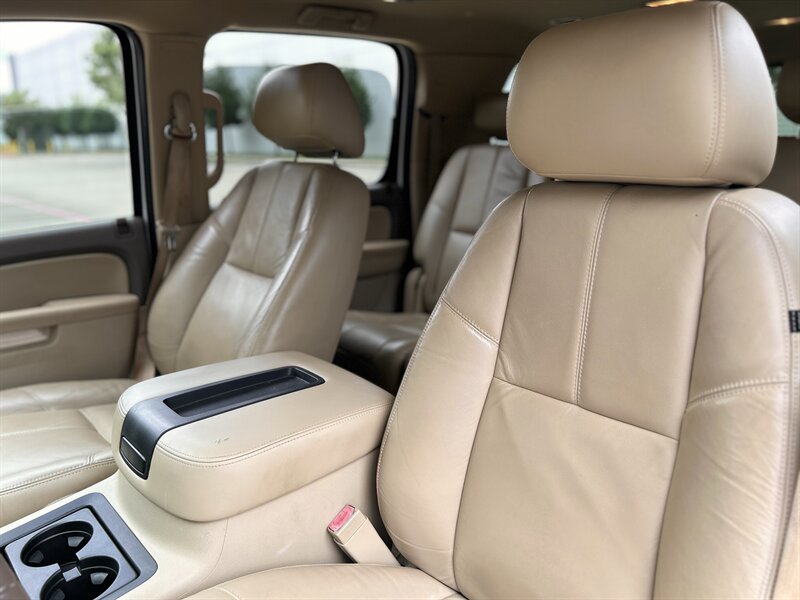 2010 Chevrolet CHEVROLET SUBURBAN LT Z-71 4X4 LEATHER DVD HTD COOL SEATS LOADED 4WD   - Photo 42 - Stafford, TX 77477