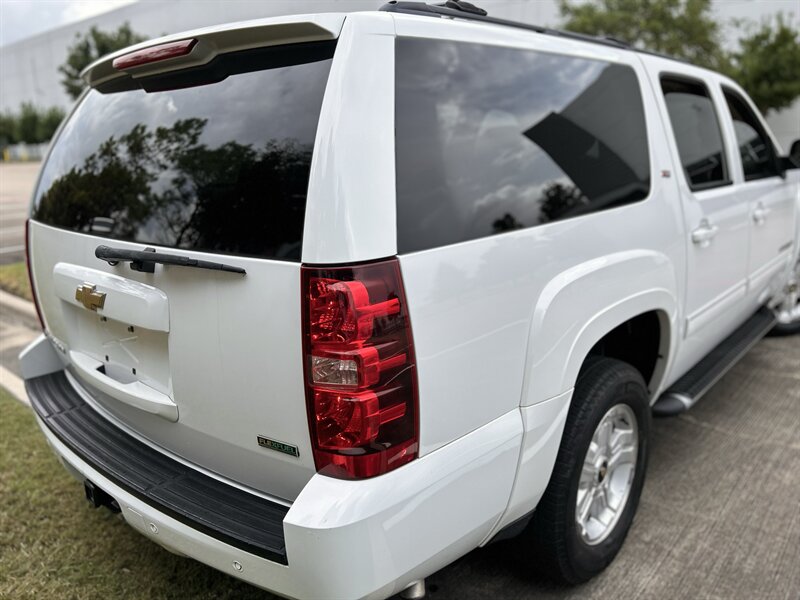 2010 Chevrolet CHEVROLET SUBURBAN LT Z-71 4X4 LEATHER DVD HTD COOL SEATS LOADED 4WD   - Photo 24 - Stafford, TX 77477