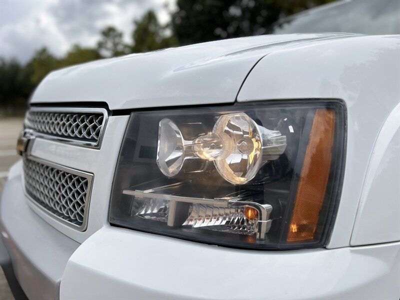 2010 Chevrolet CHEVROLET SUBURBAN LT Z-71 4X4 LEATHER DVD HTD COOL SEATS LOADED 4WD   - Photo 34 - Stafford, TX 77477