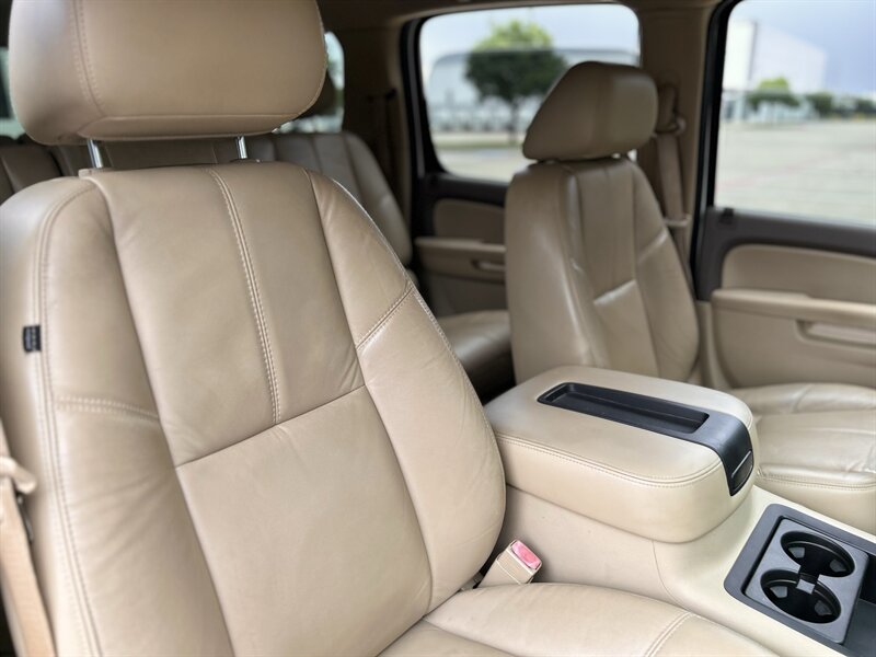 2010 Chevrolet CHEVROLET SUBURBAN LT Z-71 4X4 LEATHER DVD HTD COOL SEATS LOADED 4WD   - Photo 47 - Stafford, TX 77477