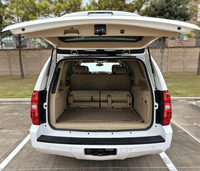 2010 Chevrolet CHEVROLET SUBURBAN LT Z-71 4X4 LEATHER DVD HTD COOL SEATS LOADED 4WD   - Photo 19 - Stafford, TX 77477
