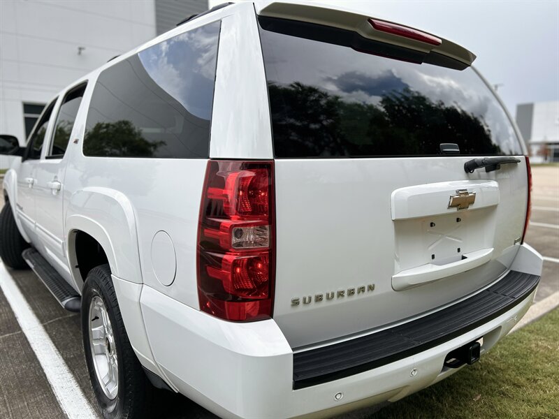 2010 Chevrolet CHEVROLET SUBURBAN LT Z-71 4X4 LEATHER DVD HTD COOL SEATS LOADED 4WD   - Photo 28 - Stafford, TX 77477