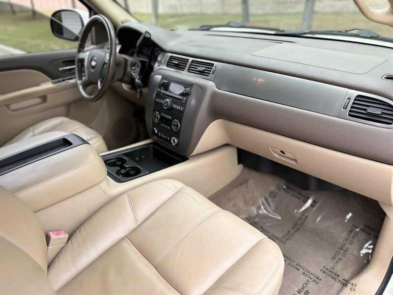 2010 Chevrolet CHEVROLET SUBURBAN LT Z-71 4X4 LEATHER DVD HTD COOL SEATS LOADED 4WD   - Photo 48 - Stafford, TX 77477