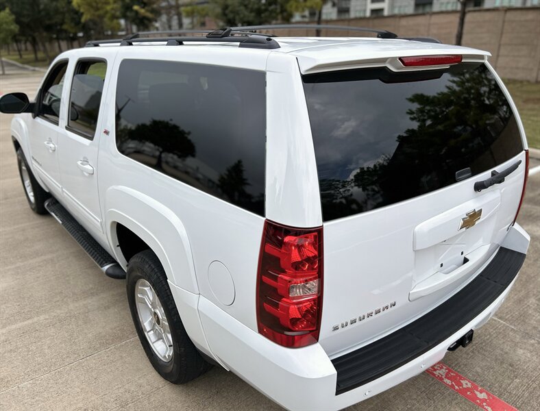2010 Chevrolet CHEVROLET SUBURBAN LT Z-71 4X4 LEATHER DVD HTD COOL SEATS LOADED 4WD   - Photo 30 - Stafford, TX 77477