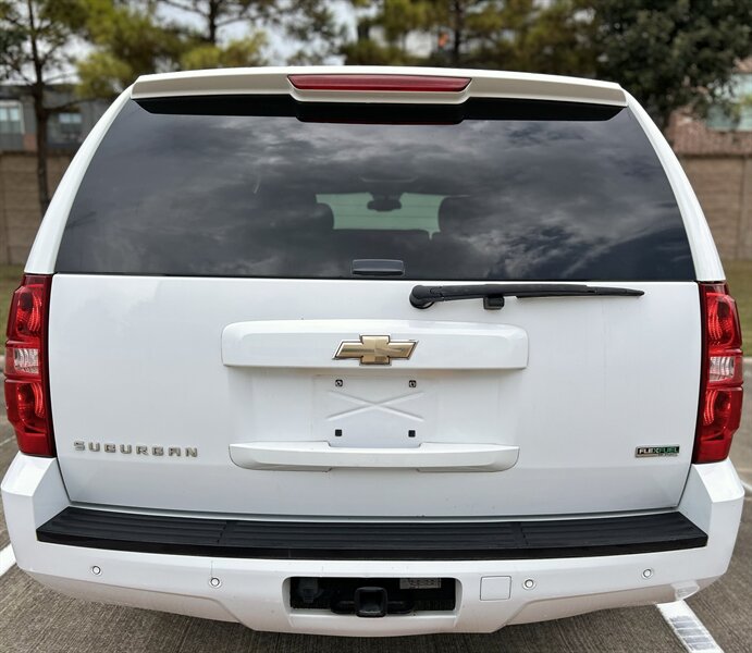 2010 Chevrolet CHEVROLET SUBURBAN LT Z-71 4X4 LEATHER DVD HTD COOL SEATS LOADED 4WD   - Photo 16 - Stafford, TX 77477
