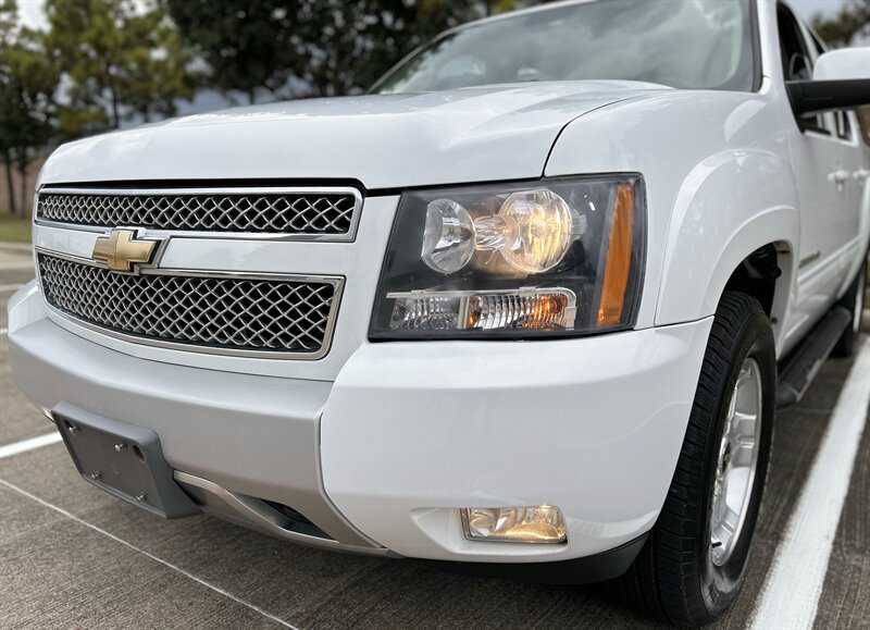 2010 Chevrolet CHEVROLET SUBURBAN LT Z-71 4X4 LEATHER DVD HTD COOL SEATS LOADED 4WD   - Photo 36 - Stafford, TX 77477