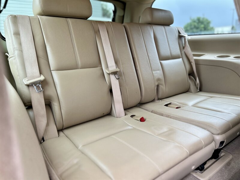 2010 Chevrolet CHEVROLET SUBURBAN LT Z-71 4X4 LEATHER DVD HTD COOL SEATS LOADED 4WD   - Photo 54 - Stafford, TX 77477