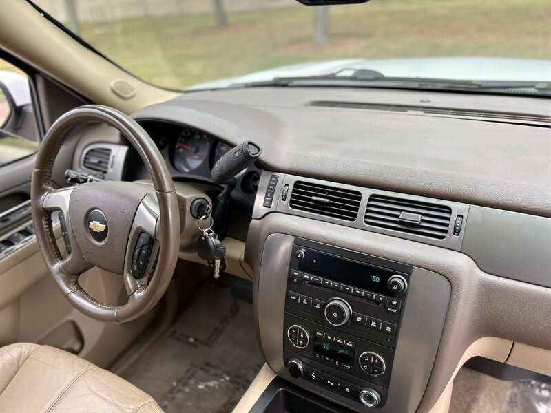2010 Chevrolet CHEVROLET SUBURBAN LT Z-71 4X4 LEATHER DVD HTD COOL SEATS LOADED 4WD   - Photo 55 - Stafford, TX 77477