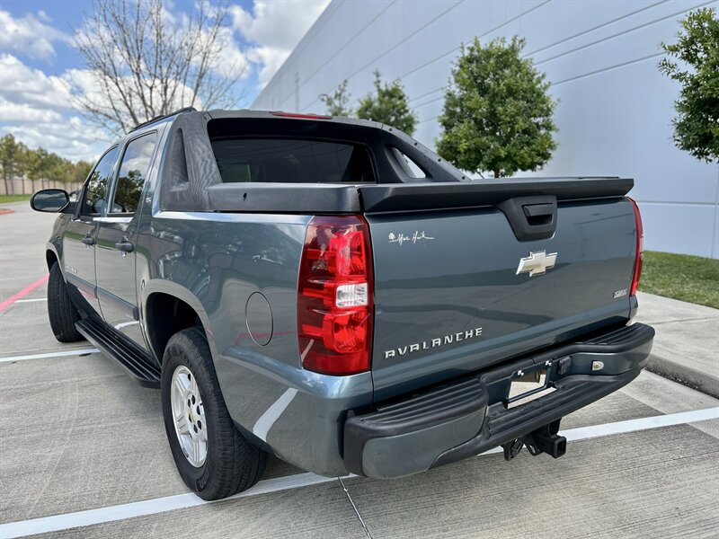 2008 Chevrolet CHEVROLET AVALANCHE LS LEATHER 17 "INCH WHEELS WALK-AROUND YOUTUBE VIDEO   - Photo 20 - Stafford, TX 77477