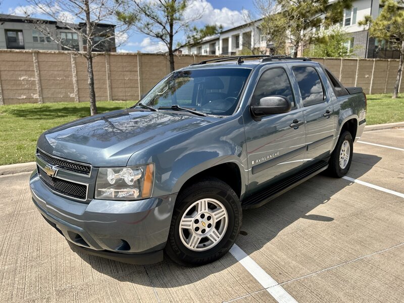 2008 Chevrolet CHEVROLET AVALANCHE LS LEATHER 17 "INCH WHEELS WALK-AROUND YOUTUBE VIDEO   - Photo 2 - Stafford, TX 77477