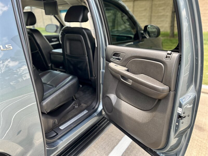 2008 Chevrolet CHEVROLET AVALANCHE LS LEATHER 17 "INCH WHEELS WALK-AROUND YOUTUBE VIDEO   - Photo 60 - Stafford, TX 77477