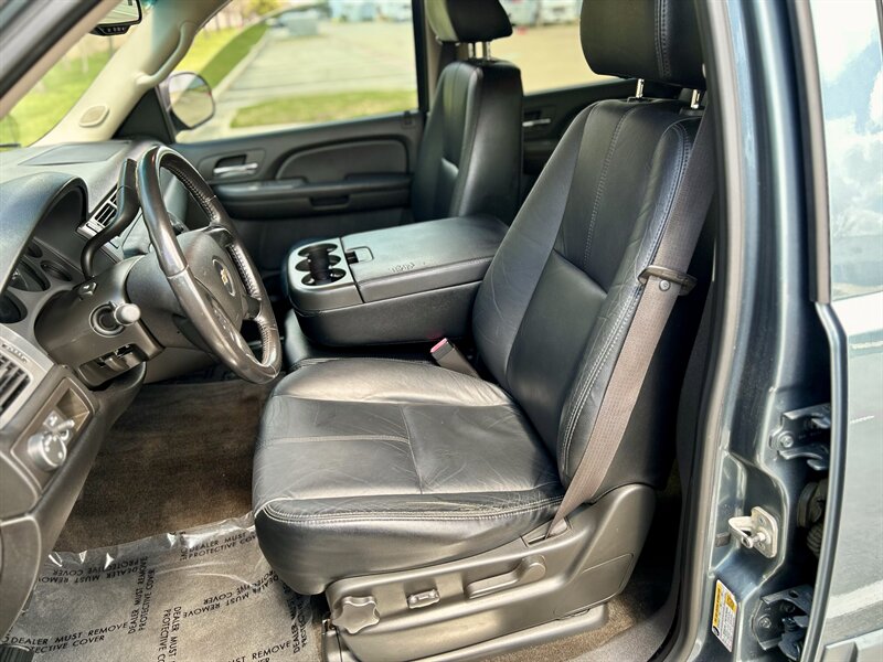 2008 Chevrolet CHEVROLET AVALANCHE LS LEATHER 17 "INCH WHEELS WALK-AROUND YOUTUBE VIDEO   - Photo 47 - Stafford, TX 77477