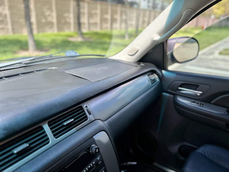 2008 Chevrolet CHEVROLET AVALANCHE LS LEATHER 17 "INCH WHEELS WALK-AROUND YOUTUBE VIDEO   - Photo 53 - Stafford, TX 77477