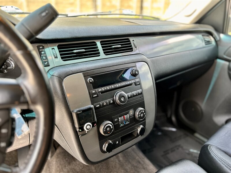 2008 Chevrolet CHEVROLET AVALANCHE LS LEATHER 17 "INCH WHEELS WALK-AROUND YOUTUBE VIDEO   - Photo 54 - Stafford, TX 77477