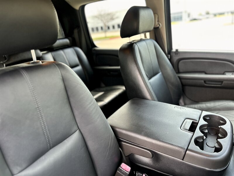 2008 Chevrolet CHEVROLET AVALANCHE LS LEATHER 17 "INCH WHEELS WALK-AROUND YOUTUBE VIDEO   - Photo 57 - Stafford, TX 77477