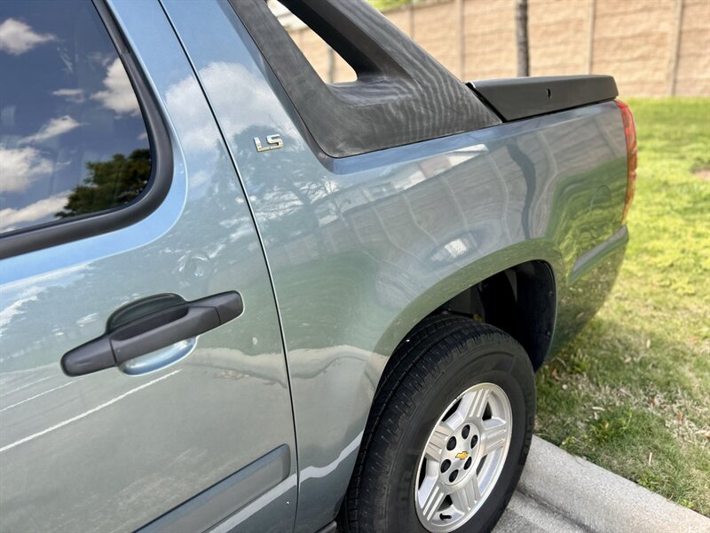 2008 Chevrolet CHEVROLET AVALANCHE LS LEATHER 17 "INCH WHEELS WALK-AROUND YOUTUBE VIDEO   - Photo 36 - Stafford, TX 77477