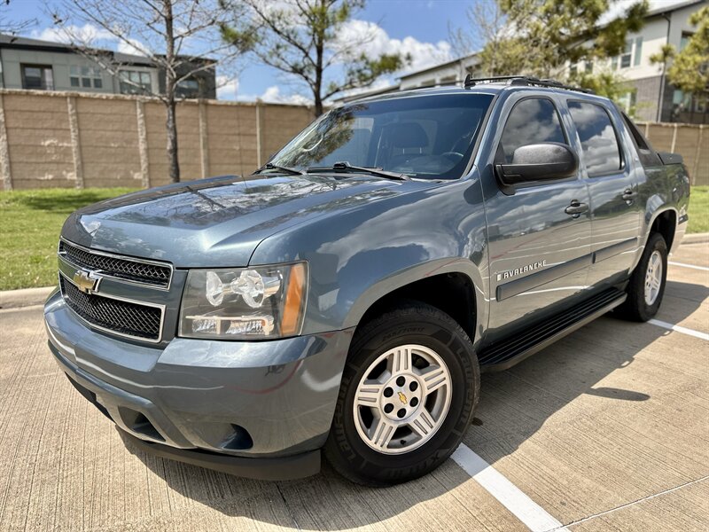 2008 Chevrolet CHEVROLET AVALANCHE LS LEATHER 17 "INCH WHEELS WALK-AROUND YOUTUBE VIDEO   - Photo 8 - Stafford, TX 77477